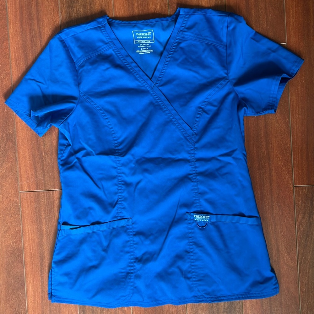Cherokee Scrub top